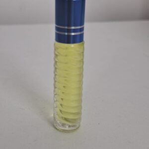 عطر أطفال ناعم برائحة مميزة وثبات لطيف